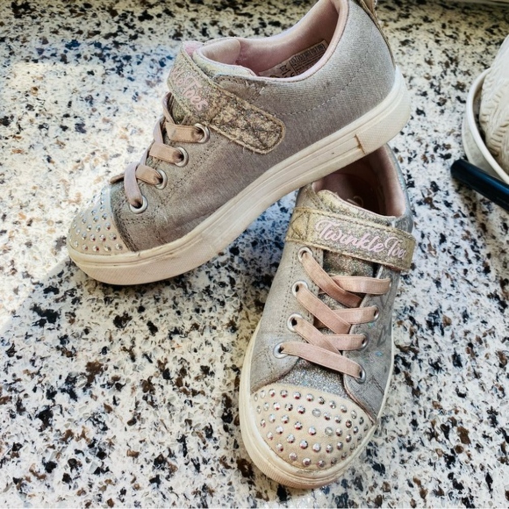 SKECHERS TWINKLE TOES Silver Sparkle Light Up Sneakers 13